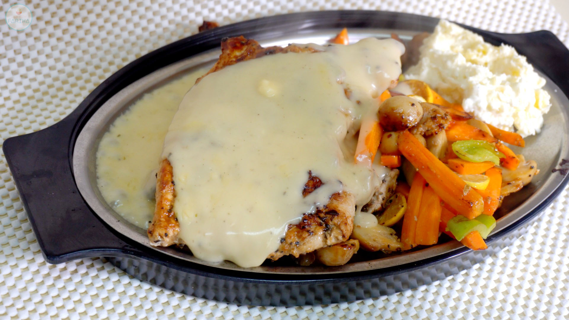 Chicken Steak  With White Sauce